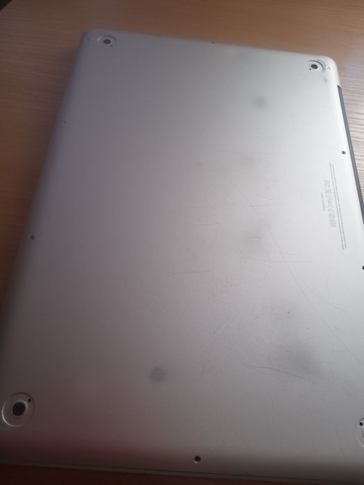 Apple MacBook Pro  15cali A1286- 2010r