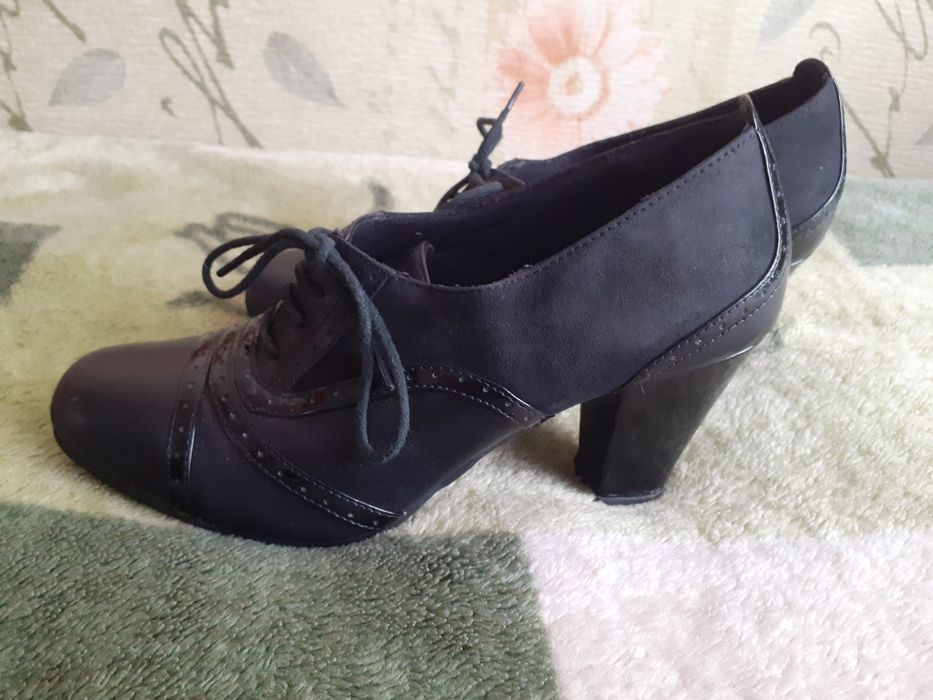 Шкіряні туфлі ботильйони Clarks , розмір 6, наш 38,5-39.