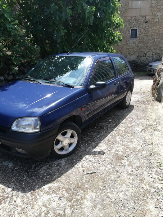 Carro renault clio