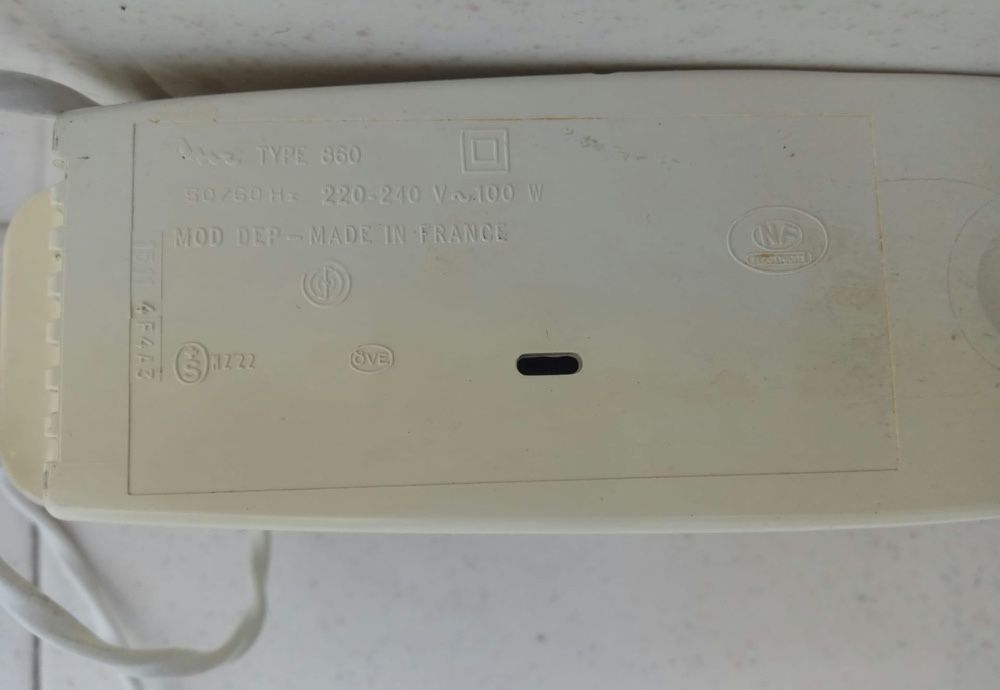 Serra eletrica de cozinha, Moulinex, avariada, para peças