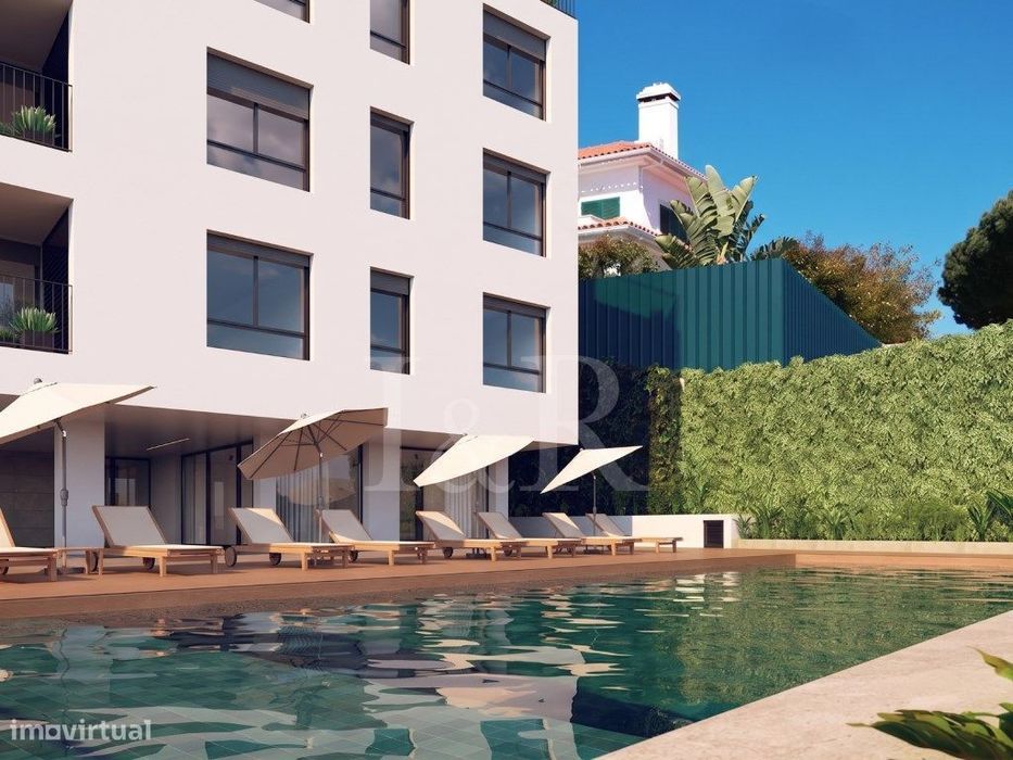 Apartamento T3 com varanda e estacionamento em Caxias