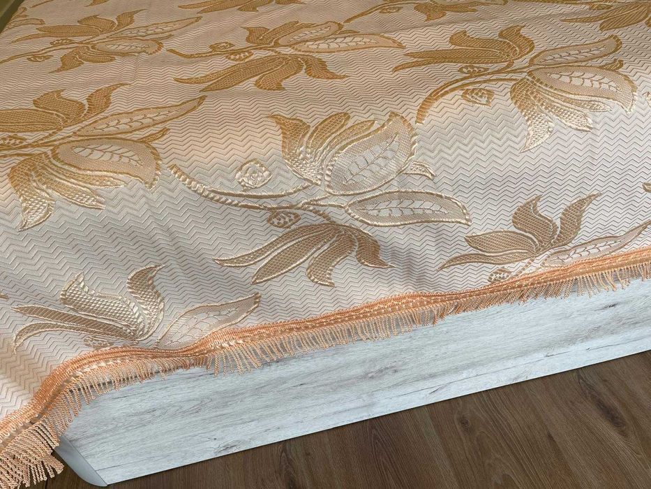 Colcha 200 x 220 em tons beje