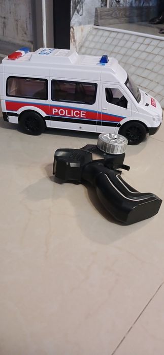 Машина на акамуляторі