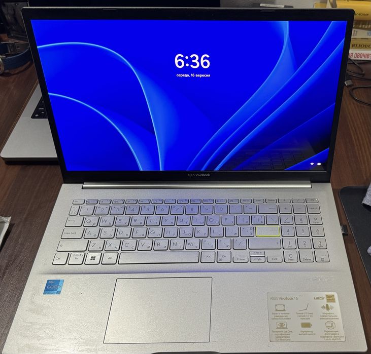 Ноутбук Asus Vivobook 15 K513E 15,6 FHD OLED i3 (3.00 GHZ)/ 12 ГБ/ SSD 477 ГБ M.2/Intel video card