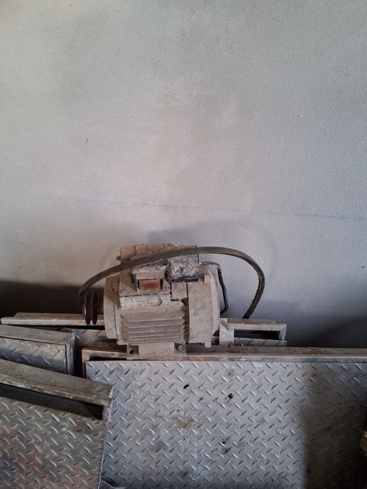 Motor elétrico monofásico