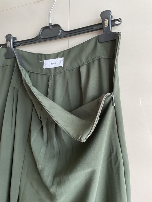 Calças largas Mango