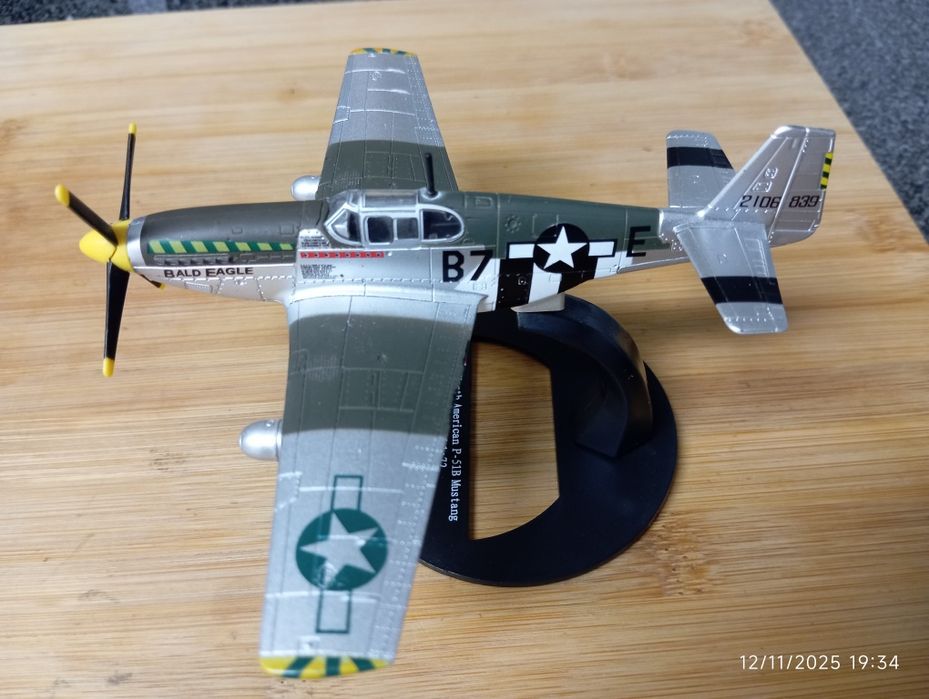 Aviões míticos da segunda guerra mundial.
Caças famosos.
Um Siptfire S