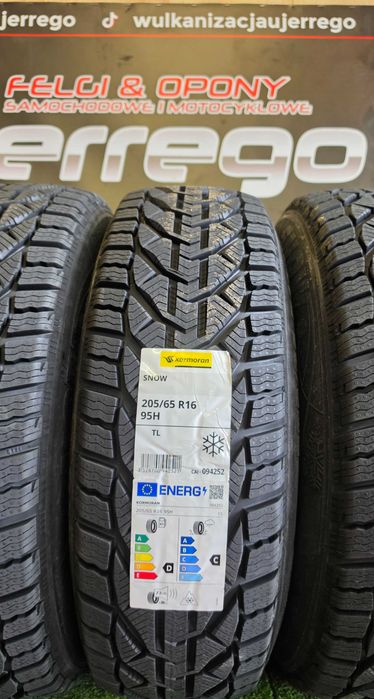 Koła zimowe HYUNDAI KONA 16x5x114,3 - Kormoran Snow 205/65/R16 + TPMS