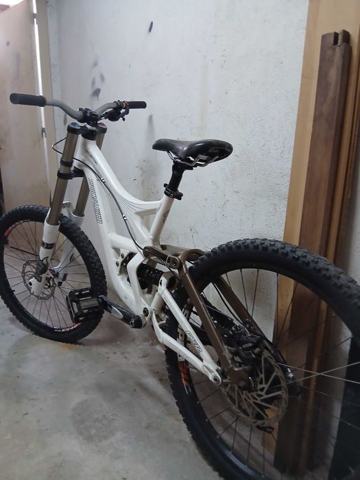 Specialized Demo 8