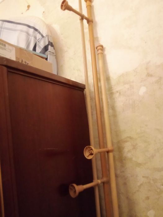 Продам карнизы   разные