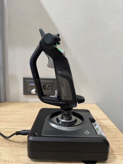 Джойстик  Logitech G Saitek X52 Pro Flight Control System (HOTAS)
