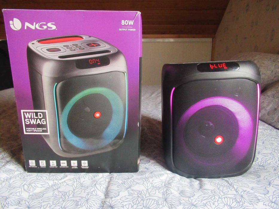 Caixa de som / coluna portatil como nova