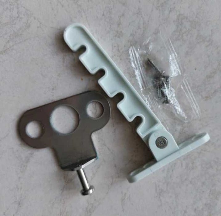 Внутрішній обмежувач відкривання вікна — фіксатор положення стулки