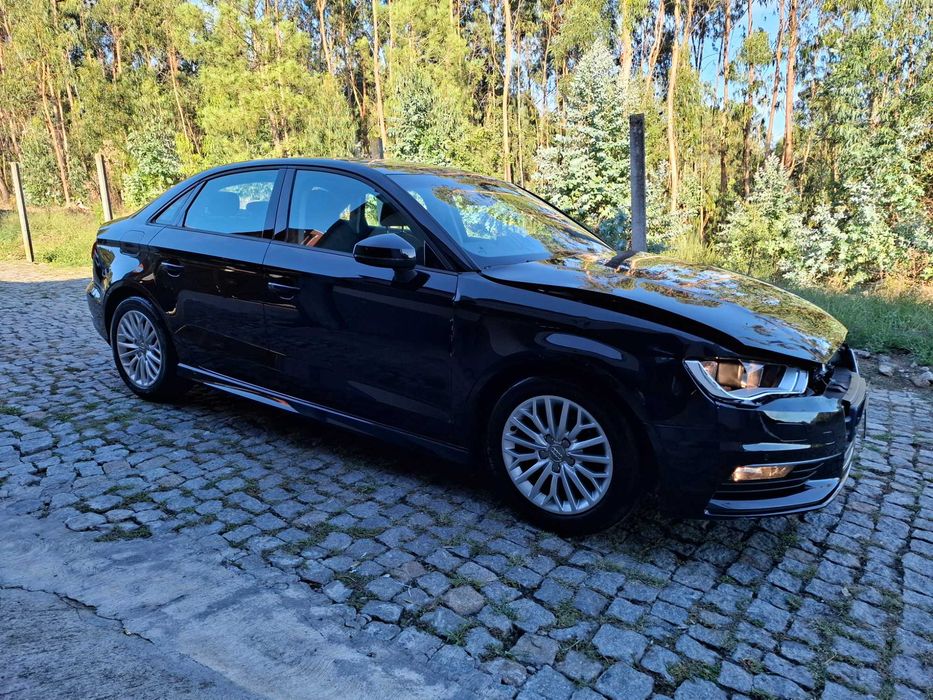 Audi A3 Limousine 1.6 TDI (110CV) Ultra Apenas 140 Mil Kms Nacional de 2015