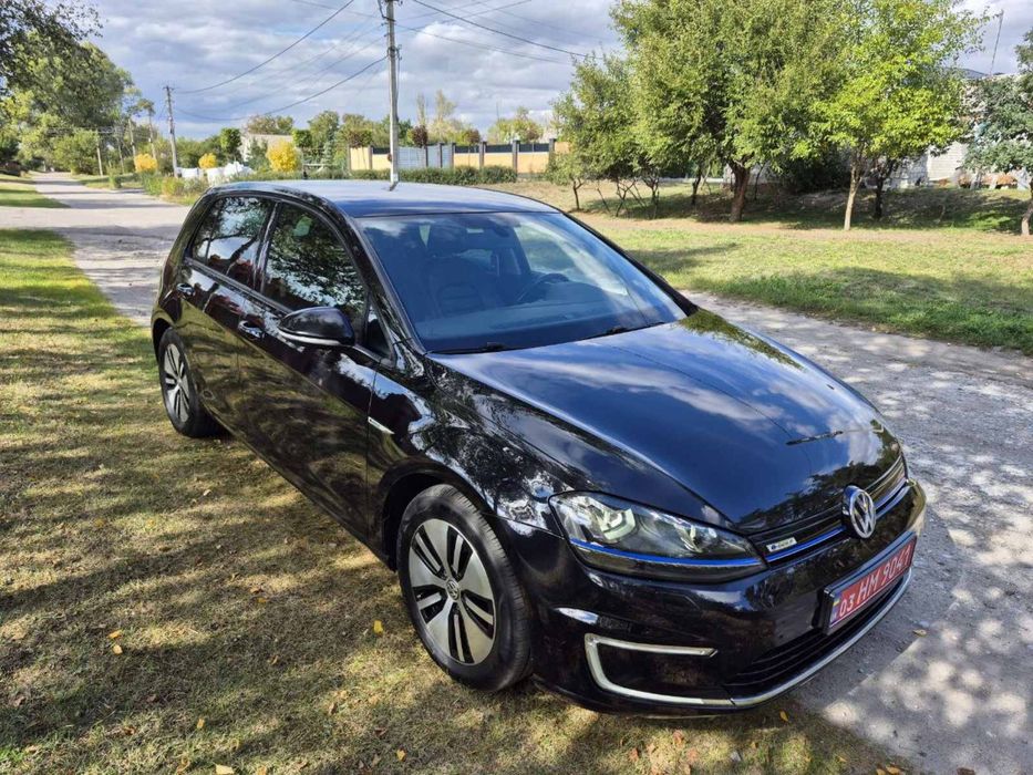 Продам Volkswagen e-Golf