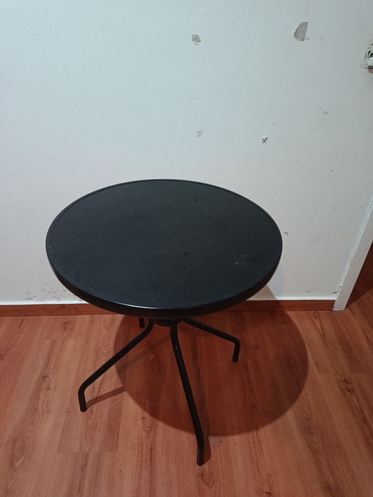 Mesa com tampo de vidro