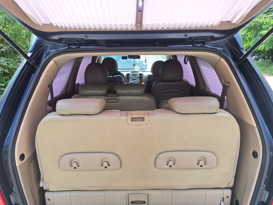 KIA Carnival Grand Limousine