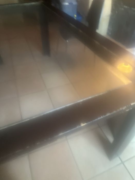 Mesa de 1,80X88 com tampo em vidro