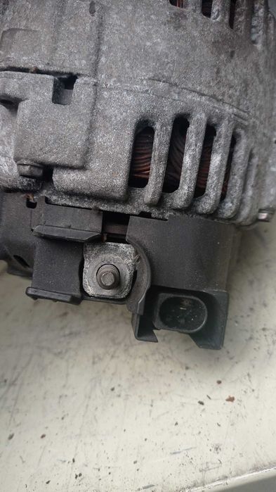 Alternador BMW Serie 1    Ref: 7 7 9 7 5 1 9 A I 0 1