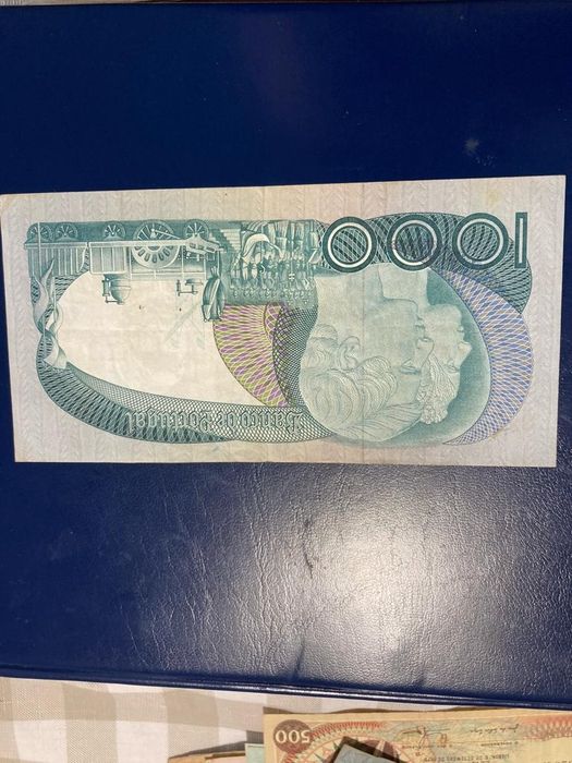 Duas notas de 1000$00