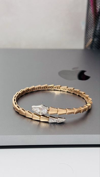Браслет в стиле  Bulgari