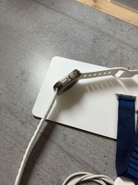 Apple Watch Ultra 1 49 mm АКБ 92% Titanium Зарядний кабель та Два ремінця