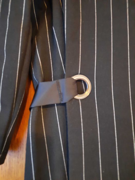 Сукня з атласним поясом