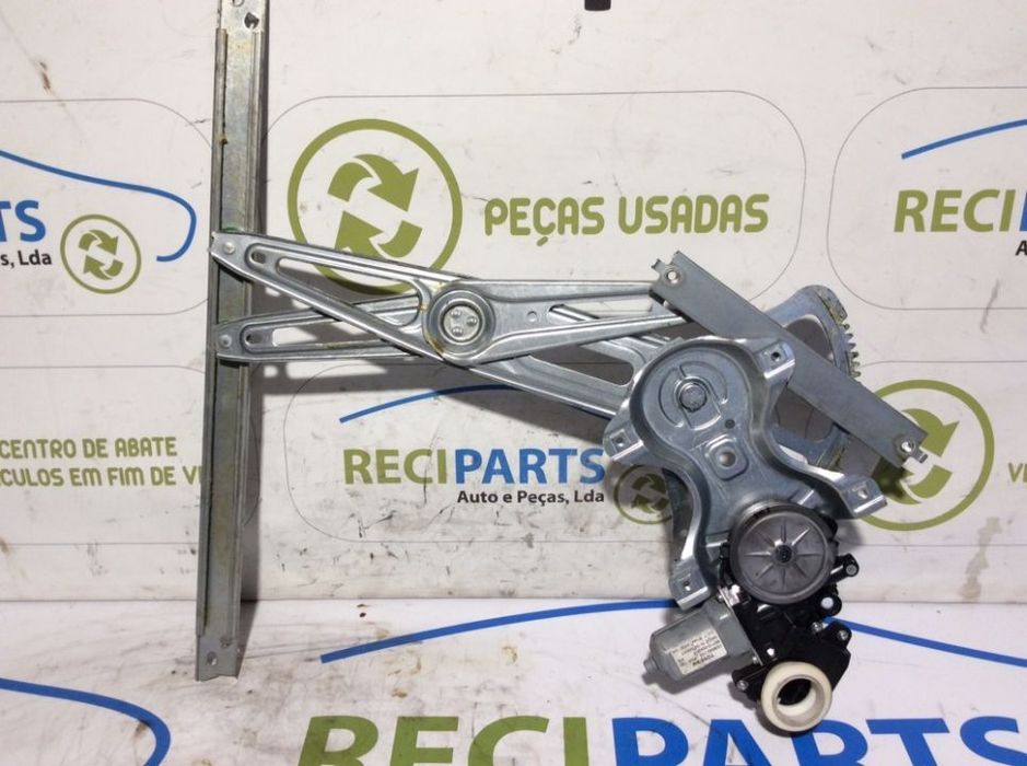 Elevador de vidro frente direito Toyota Auris 2014