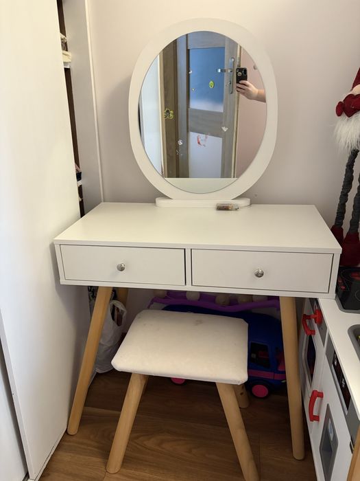 Toaletka dla dziewczynki