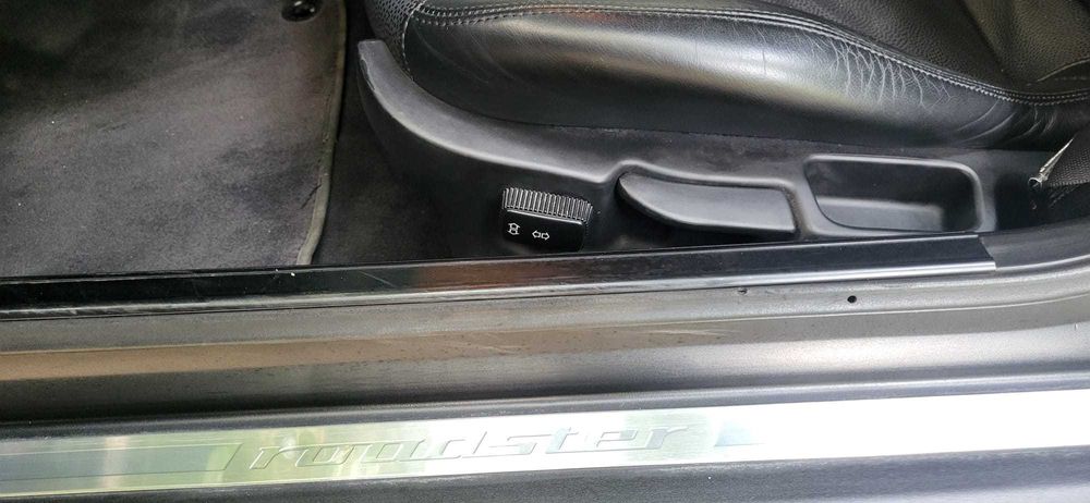 BMW Z3 2.8i – Potência Atmosférica e Estilo Clássico