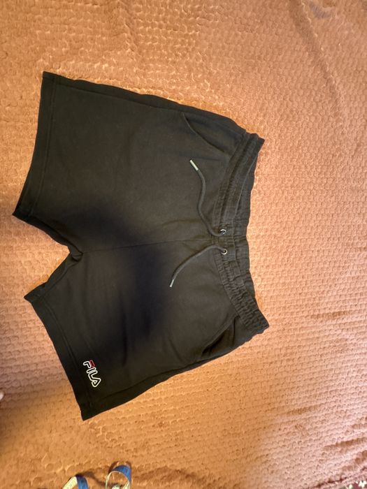 Продам чоловічі  шорти від бренду  Fila p . XL