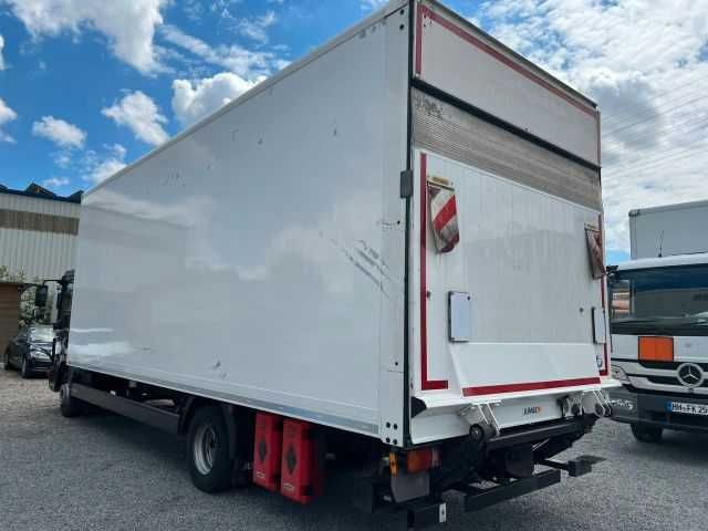MAN TGL 12.250 mercadoria com plataforma Elevatória