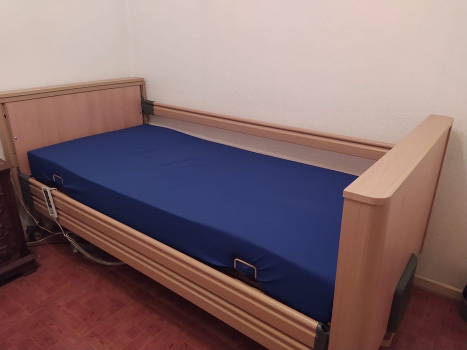 Cama articulada elétrica hospitalar + colchão anti-escaras