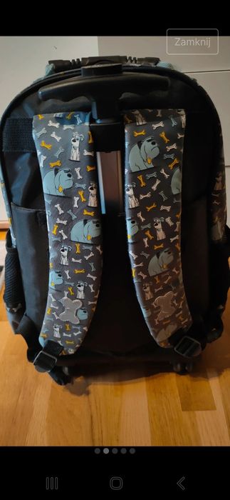 Plecak szkolny na kółkach. Motyw pies.