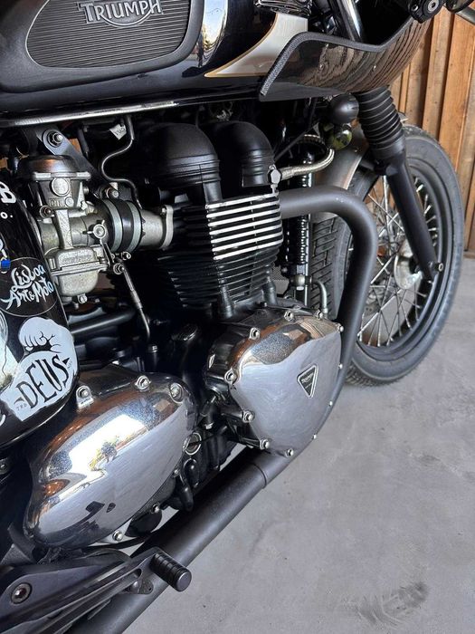 Triumph Bonneville t100 retroclassic