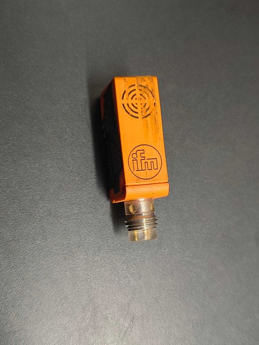 Czujnik indukcyjny IFM IS5071