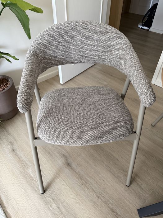 Mesa com 4 cadeiras