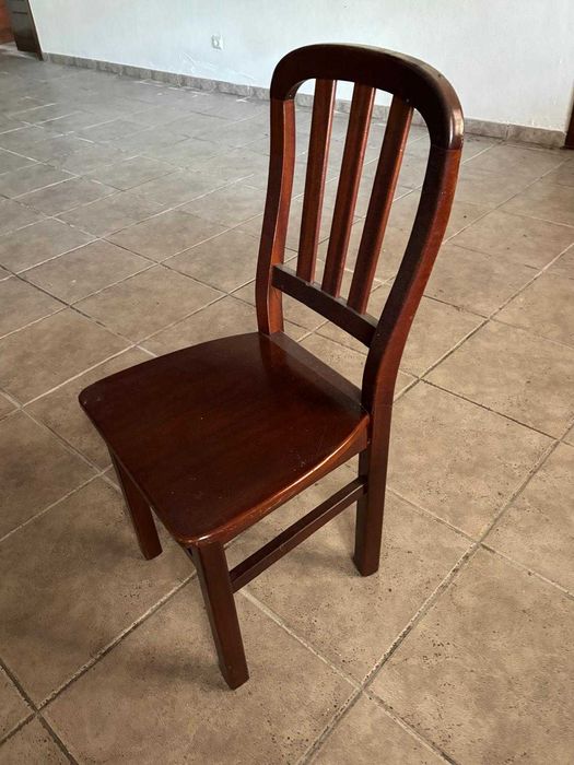 Vendo cadeiras de madeira
