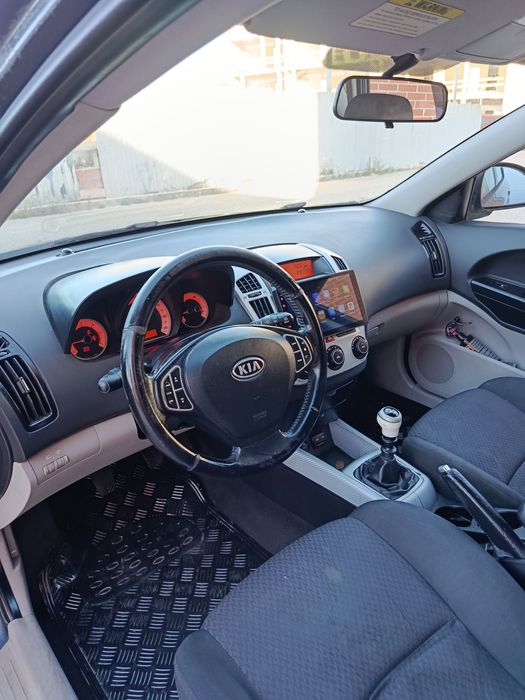 Kia Ceed CRDI 1.6 16v 115cv em muito bom estado !!!