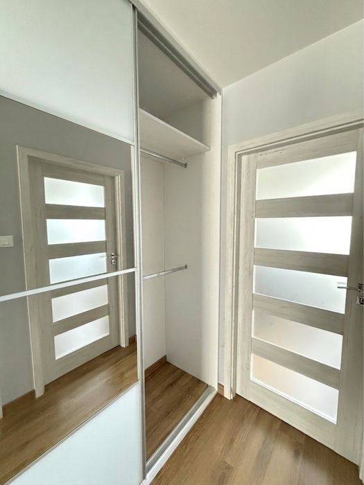 Duża szafa przesuwna na wymiar 290,5×254×70 cm z lustrami