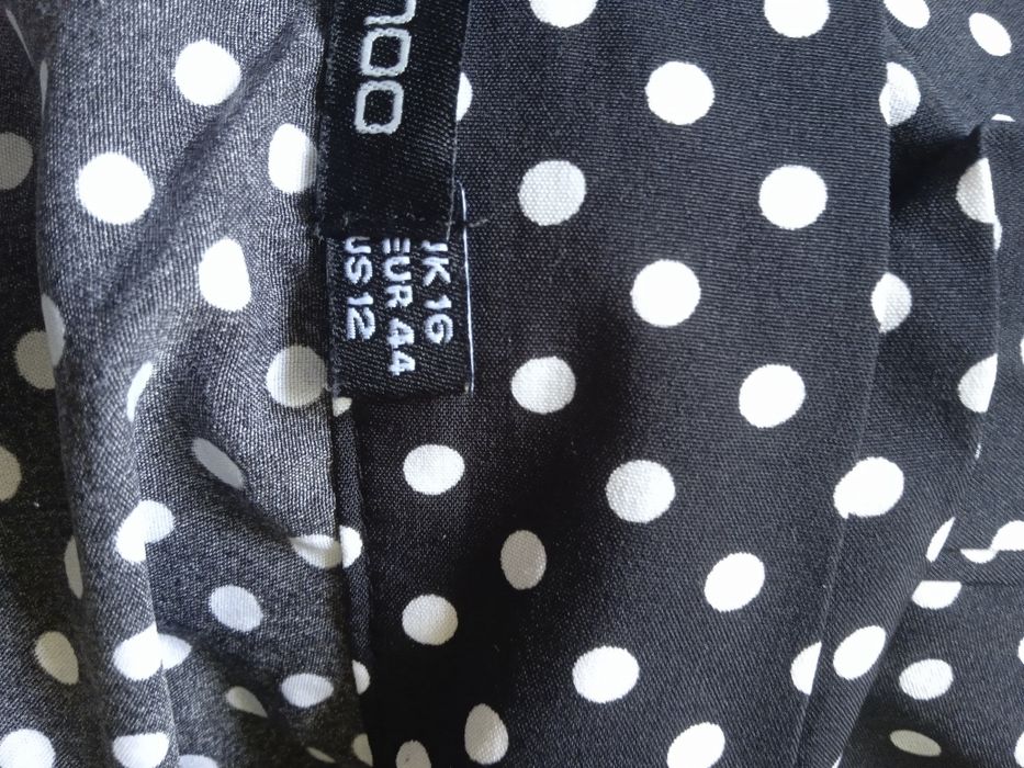 Сукня жіноча чорна в горошок