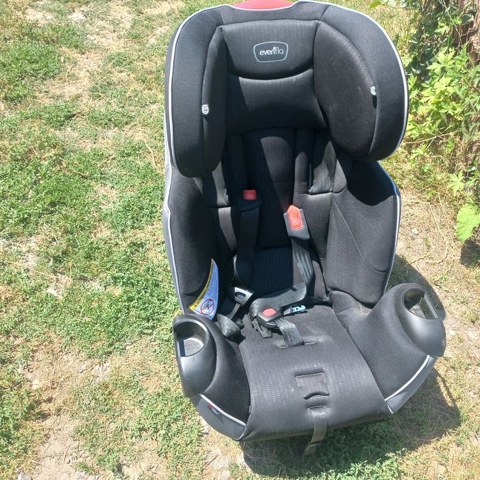 Крісло дитяче автомобільне