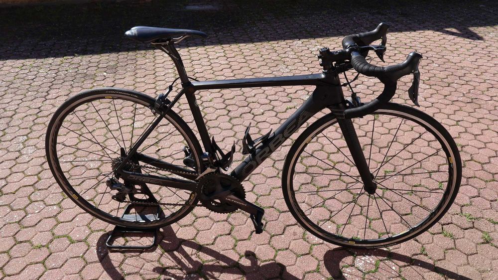 Bicicleta Orbea Orca e diverso equipamento de triatlo / ciclismo