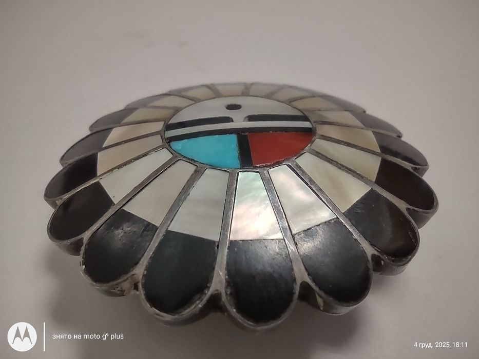 Брошка Zuni Sunface