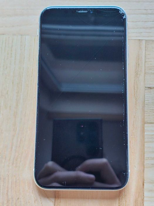 Iphone 11 64GB Biały Sprawny