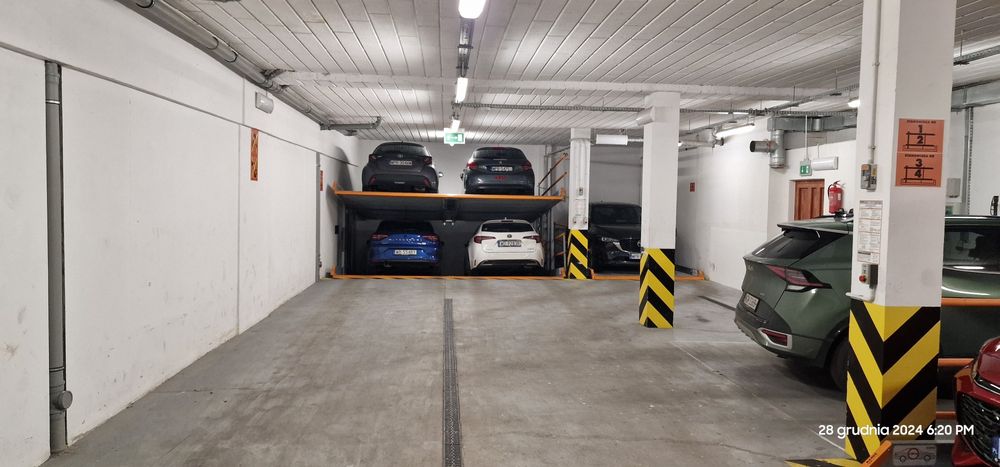 Sprzedam miejsce parkingowe w garażu w Piastowie