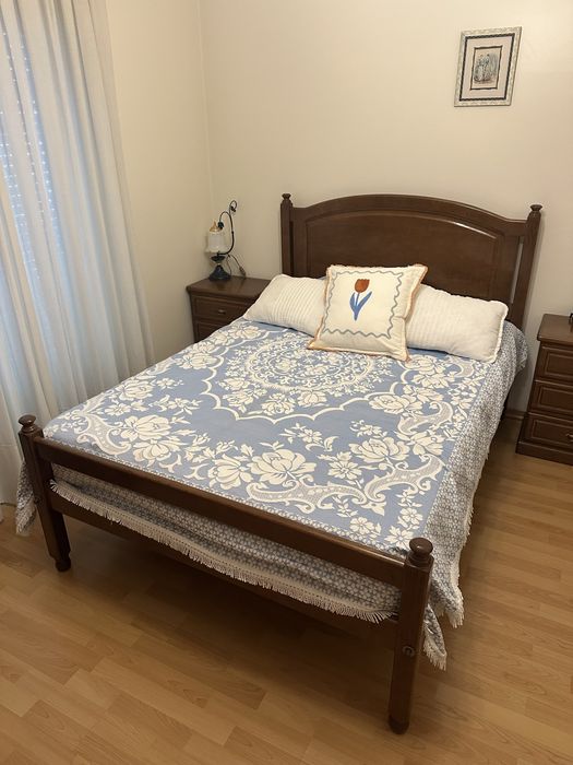 Cama colchao  e cómoda e outros