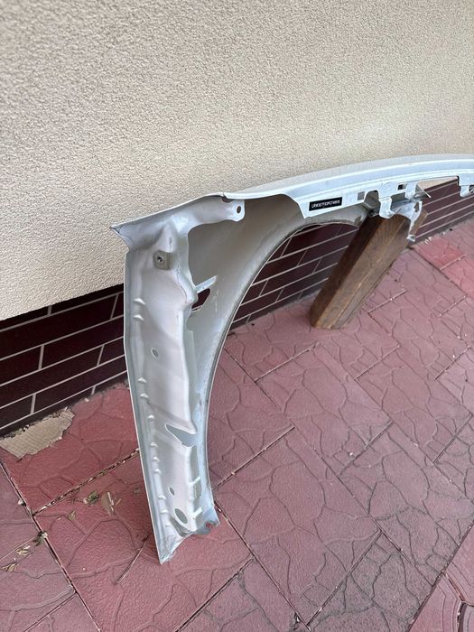 Крило ліве Tesla model 3