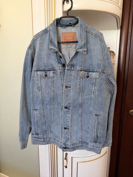 Levis джинсова куртка чоловіча