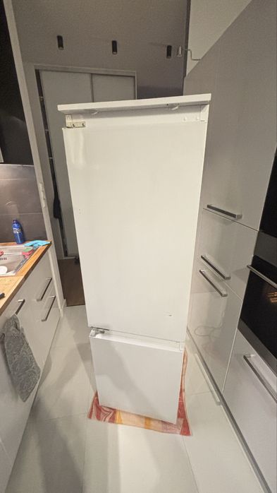 Lodowka Effectfull 1770x540x550 do zabudowy.